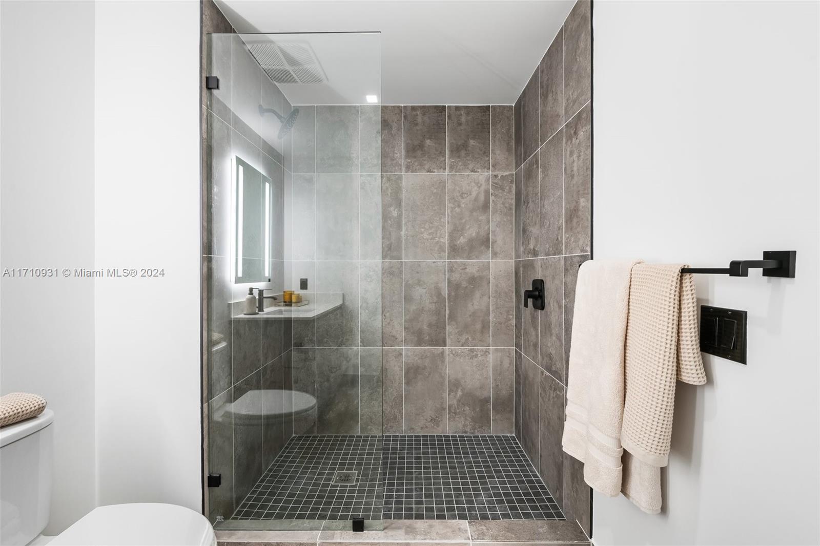 FT LAUDERDALE B-40 - Residential Lease