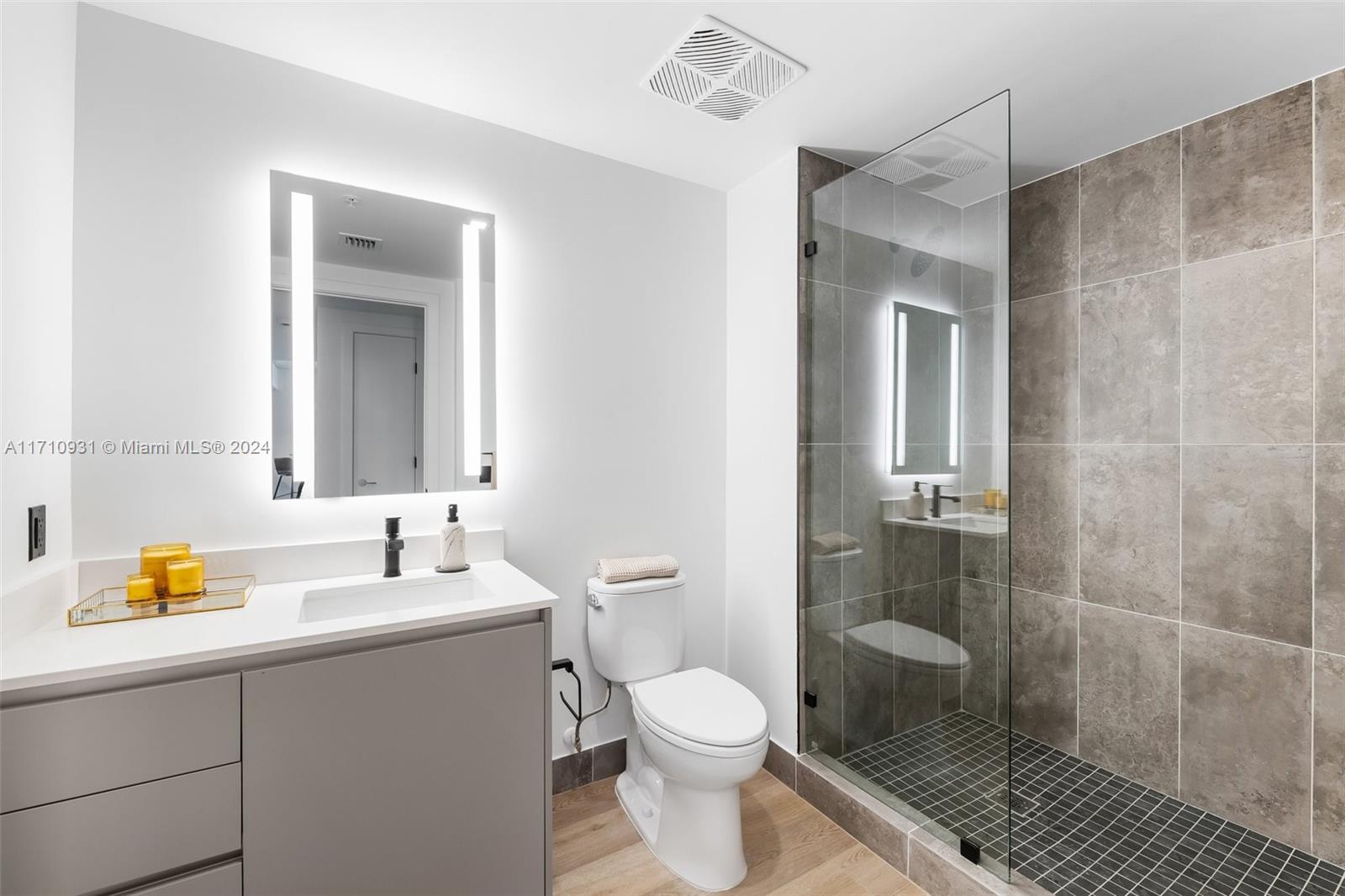 FT LAUDERDALE B-40 - Residential Lease