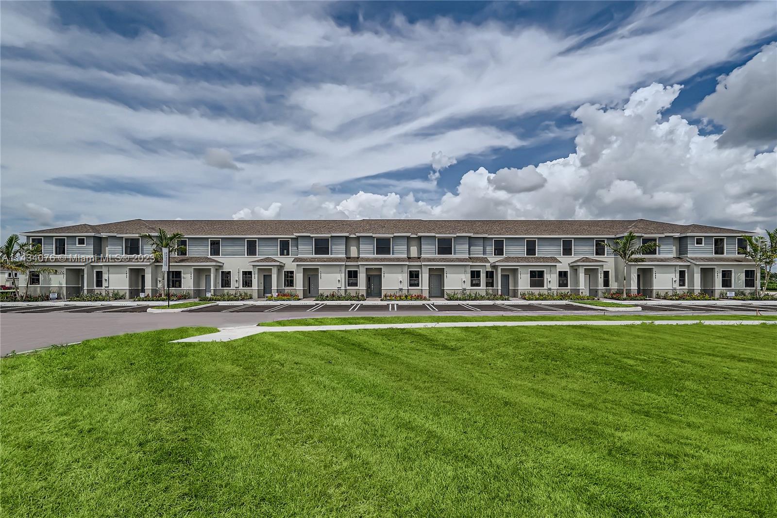Palm Cay - Residential