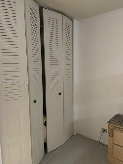 WINSTON TOWERS 500 CONDO - Residential