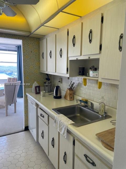 WINSTON TOWERS 500 CONDO - Residential