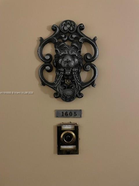 WINSTON TOWERS 500 CONDO - Residential