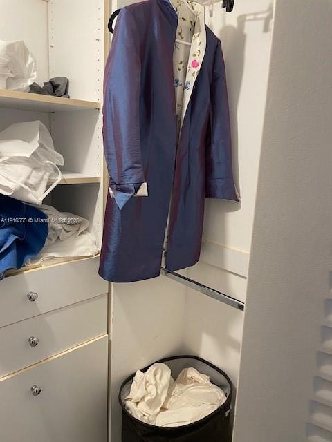 WINSTON TOWERS 500 CONDO - Residential