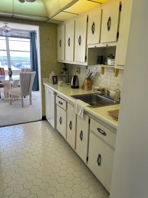 WINSTON TOWERS 500 CONDO - Residential