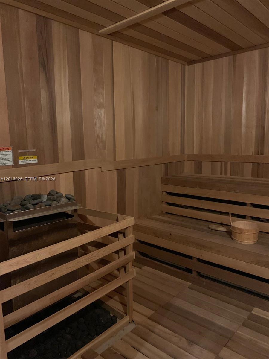 CANVAS CONDO - Residential