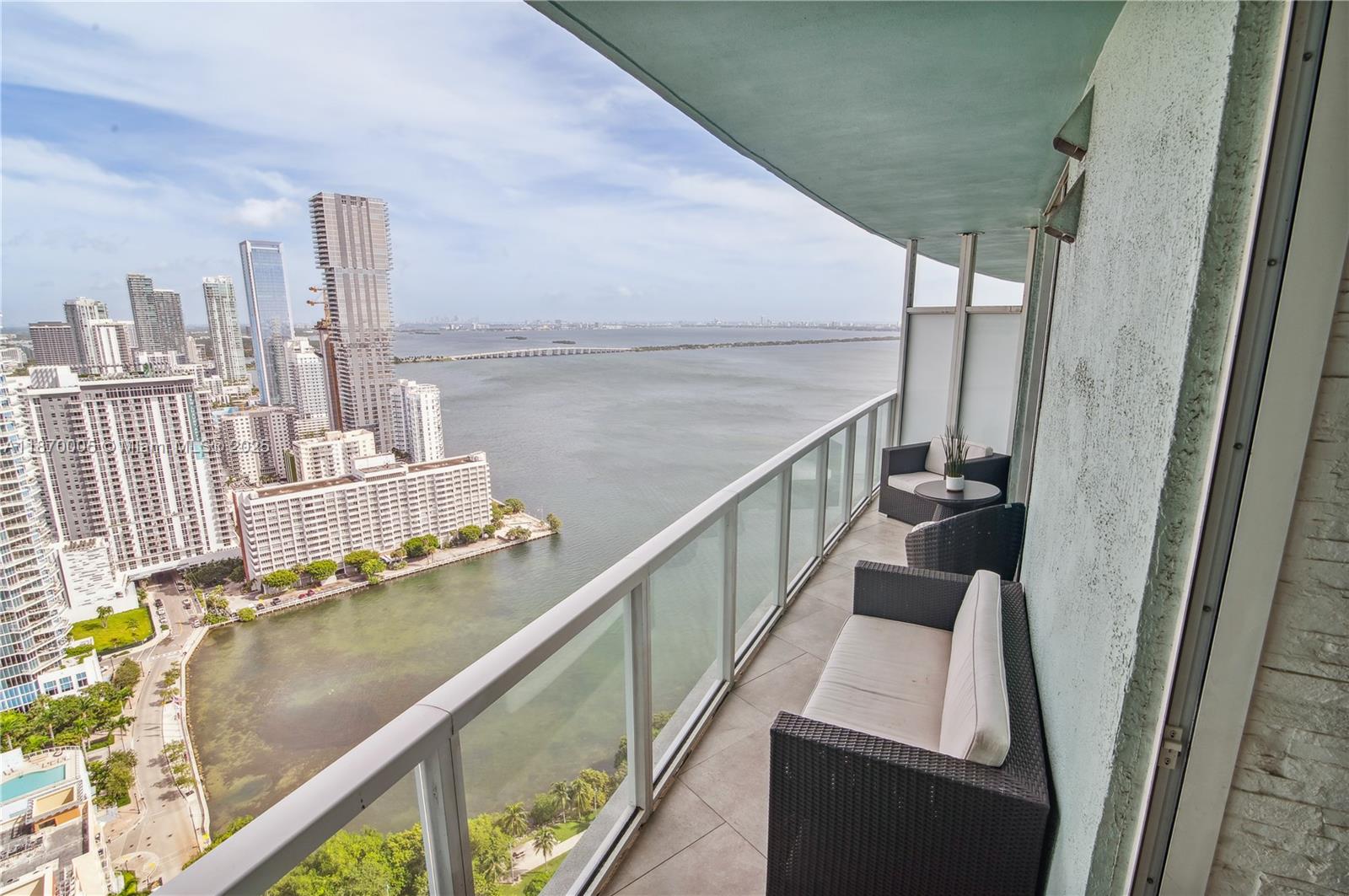 1900 N Bayshore Dr 3806