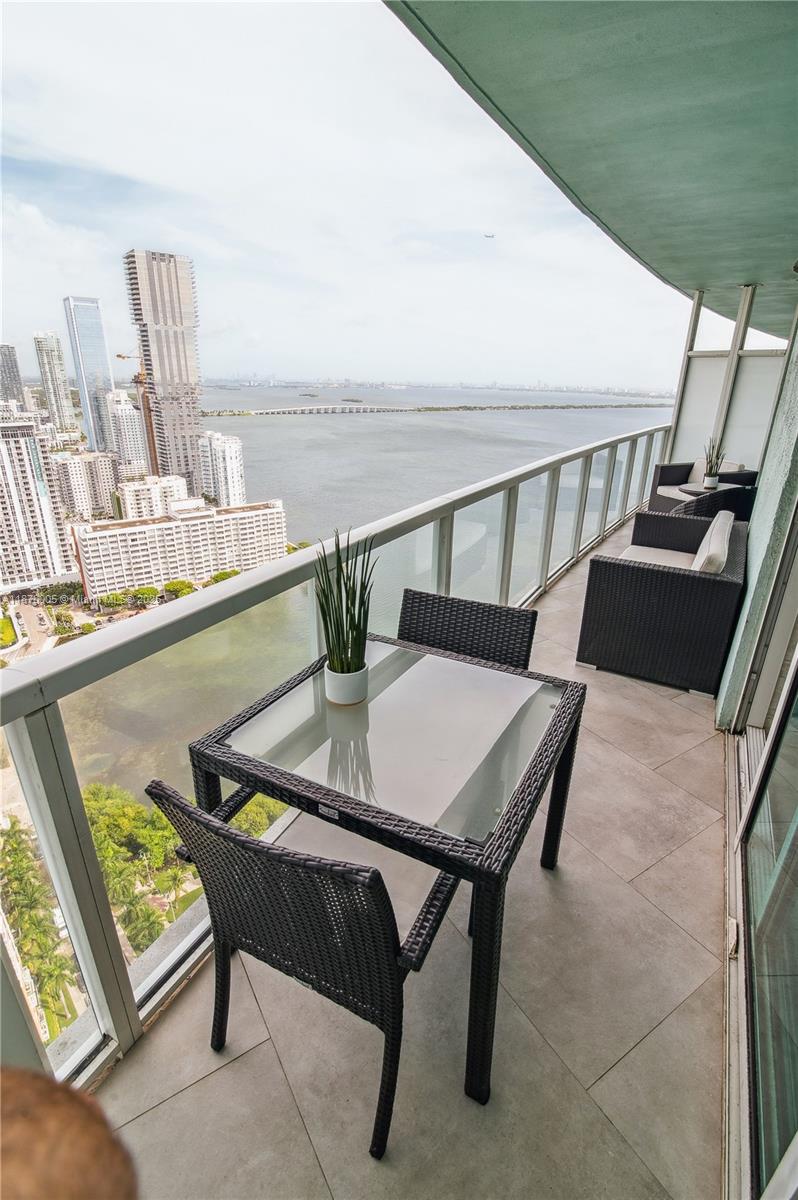 1900 N Bayshore Dr 3806