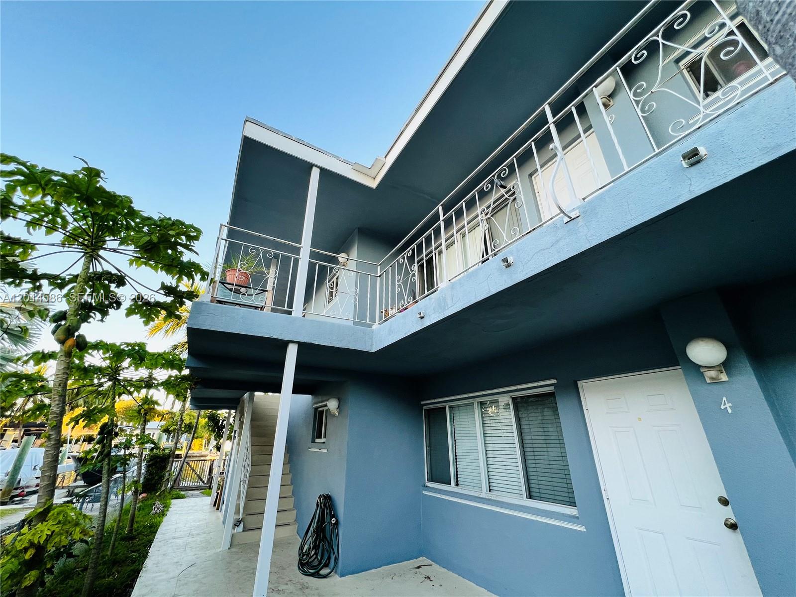 2033 Calais Dr 5