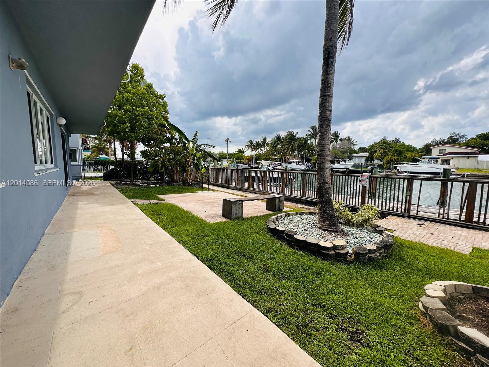 2033 Calais Dr 5