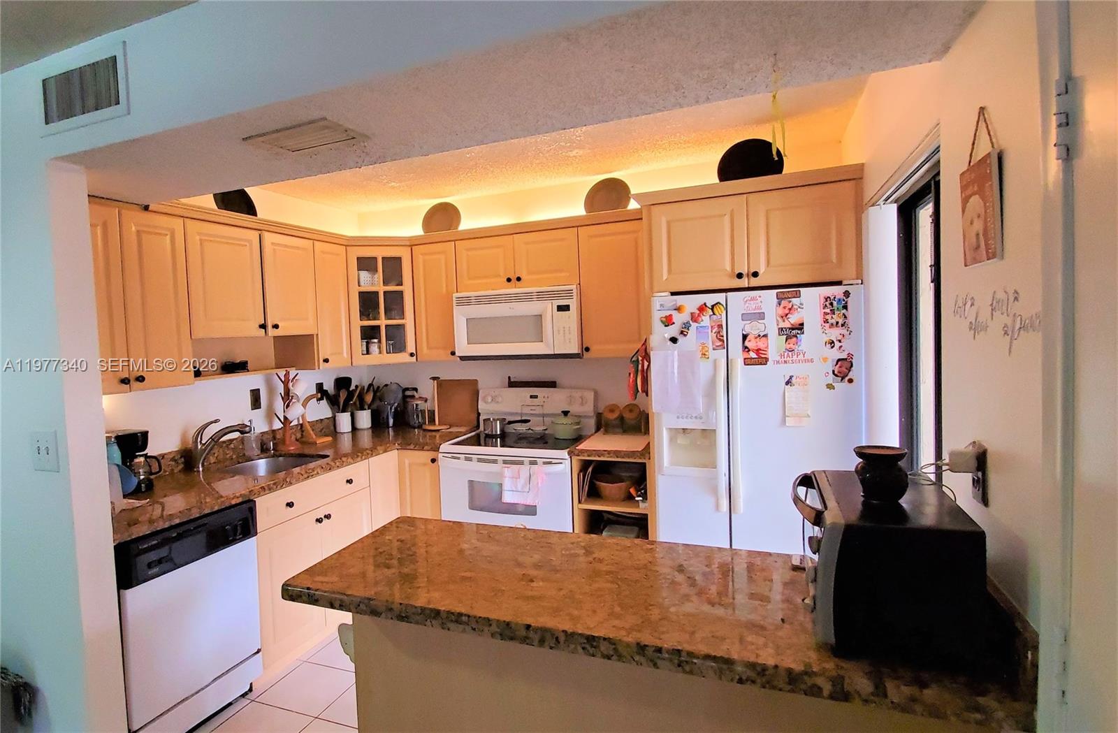 QUATRAINE CONDO I PH I - Residential