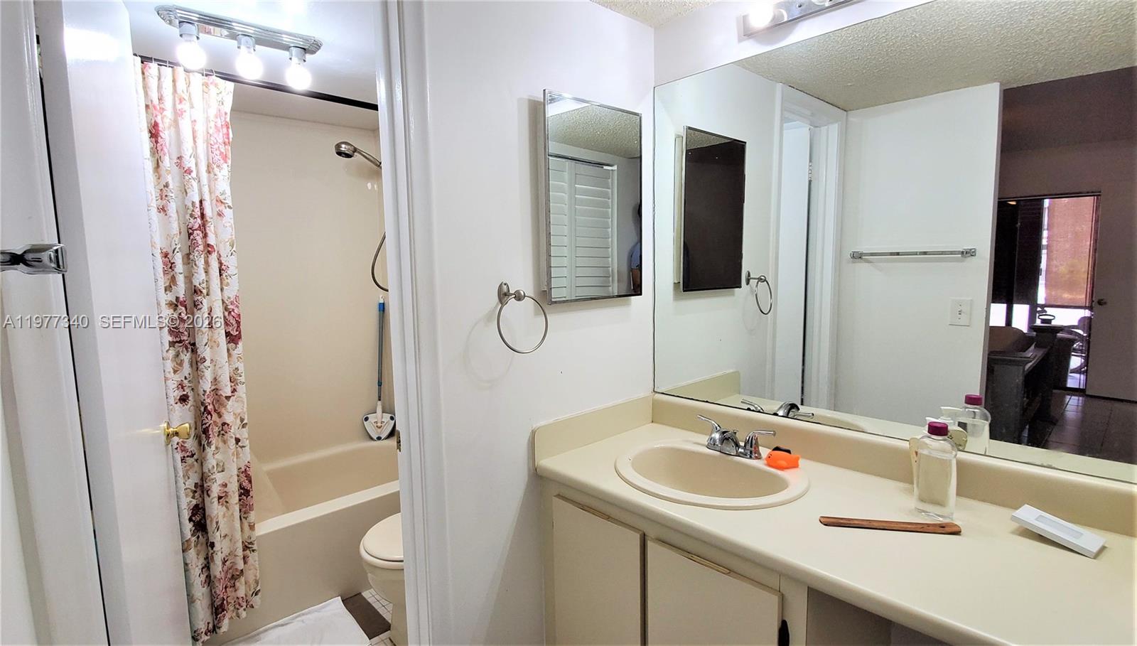 QUATRAINE CONDO I PH I - Residential