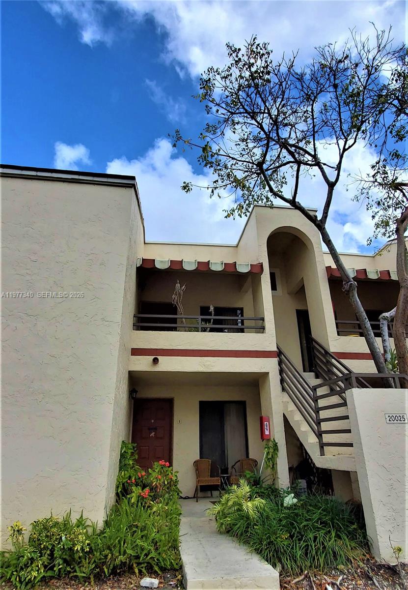 QUATRAINE CONDO I PH I - Residential