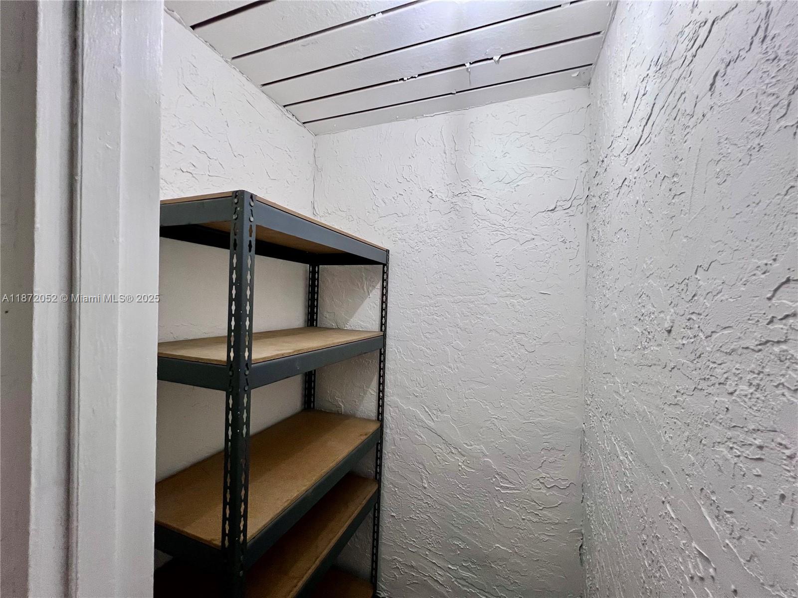 OAK TREE GARDEN CONDO - Residential Lease