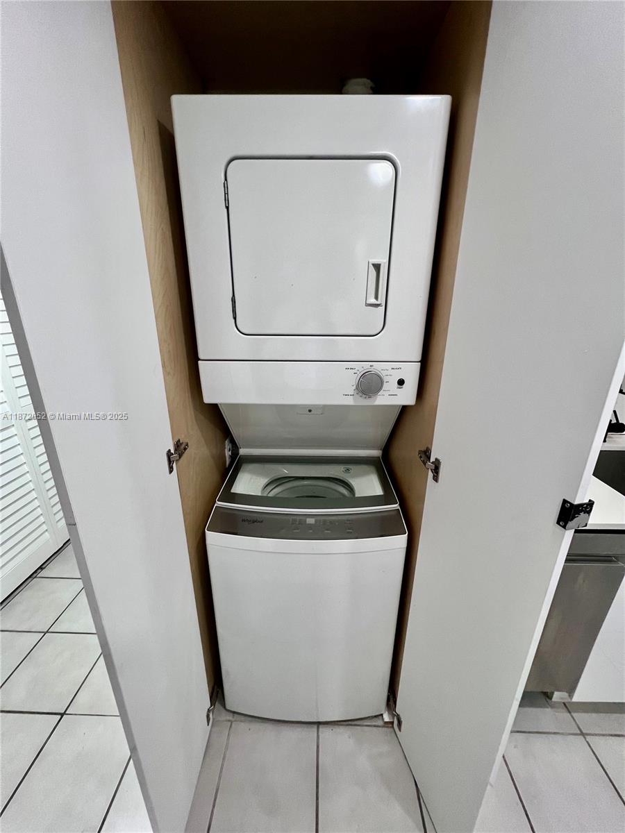 OAK TREE GARDEN CONDO - Residential Lease