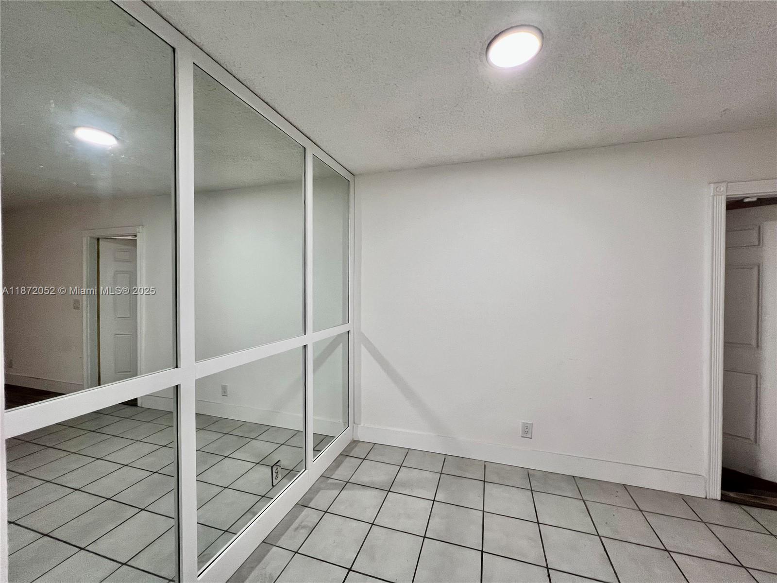 OAK TREE GARDEN CONDO - Residential Lease