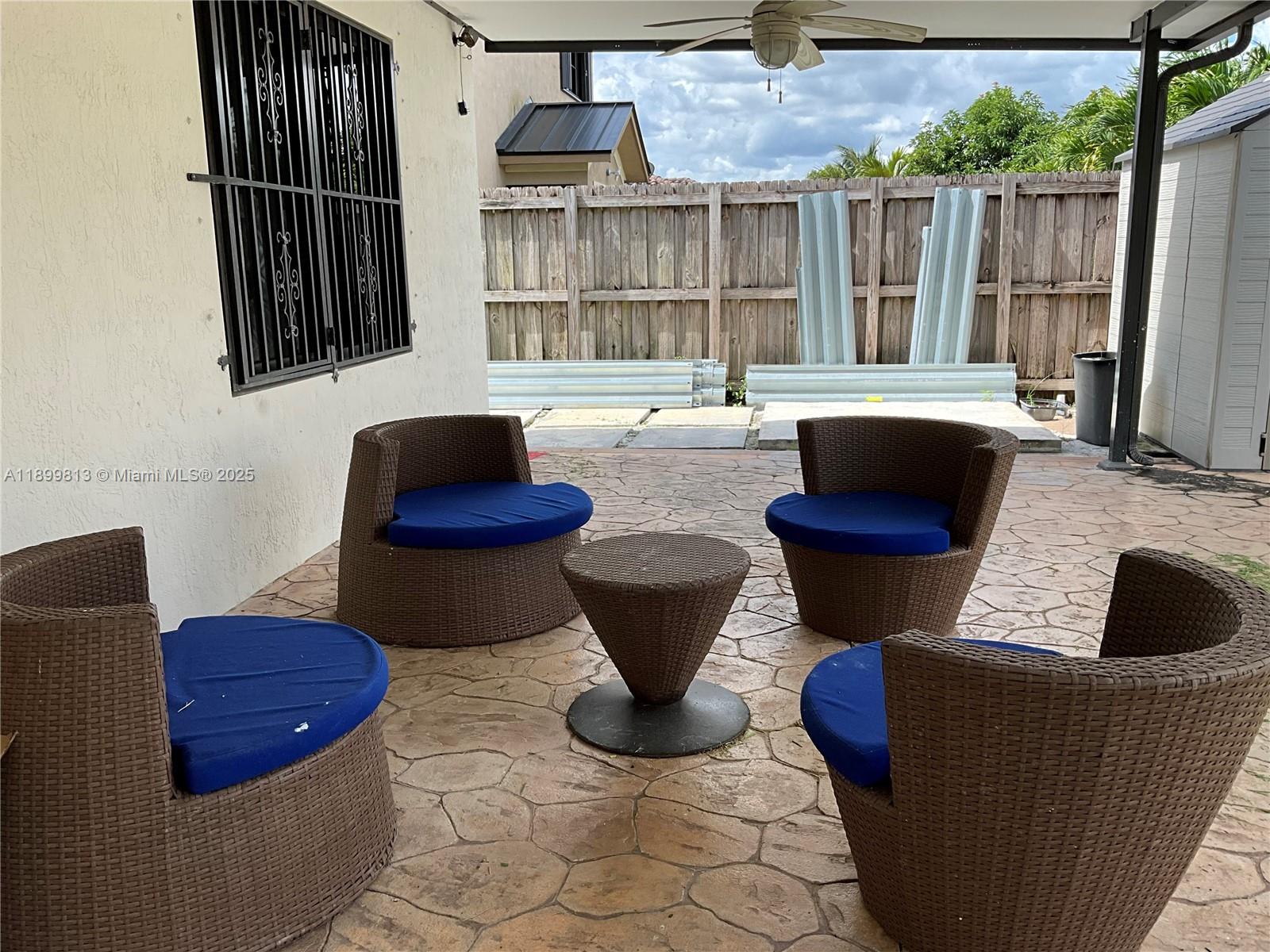 VILLA LAS ROSAS - Residential Lease