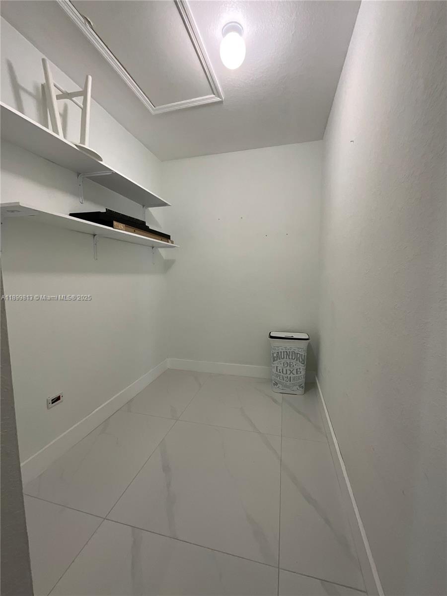 VILLA LAS ROSAS - Residential Lease