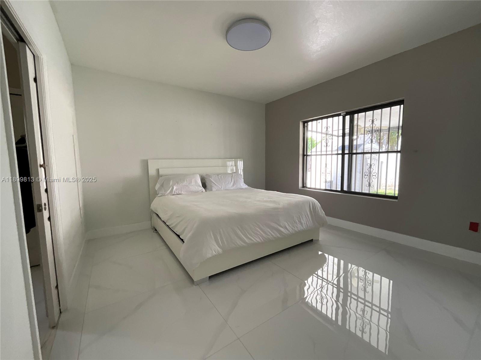 VILLA LAS ROSAS - Residential Lease