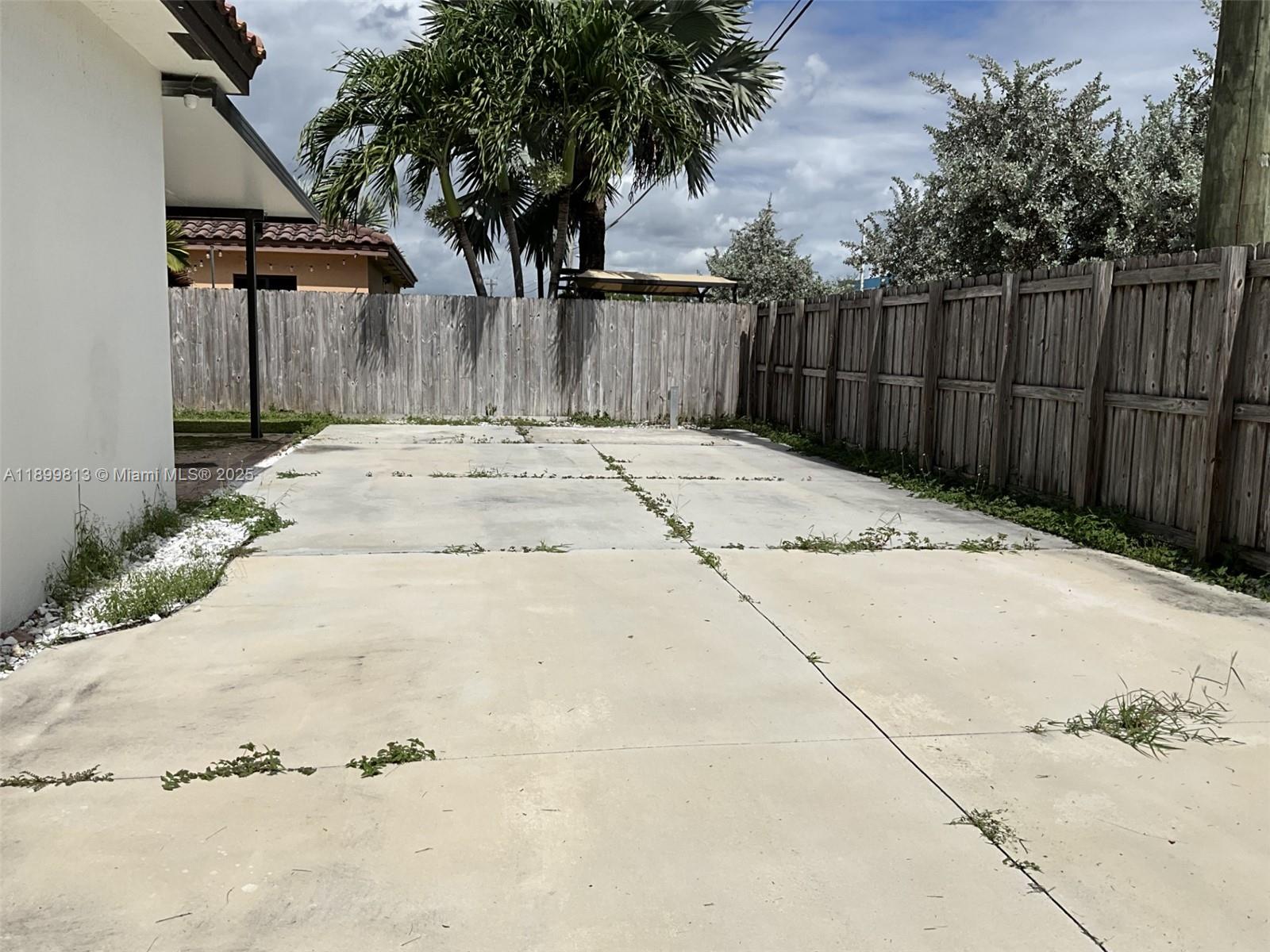 VILLA LAS ROSAS - Residential Lease