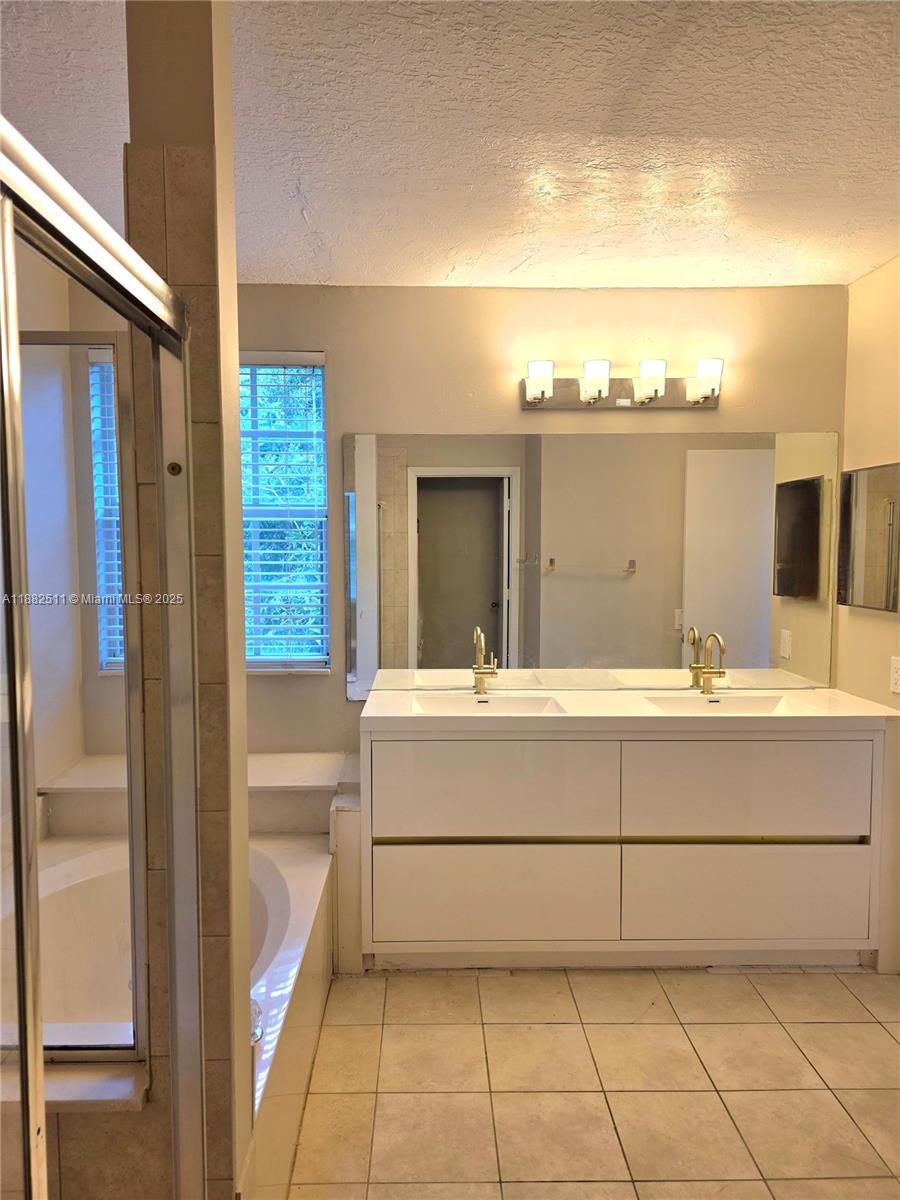 SECTOR 4 NORTH - Residential Lease