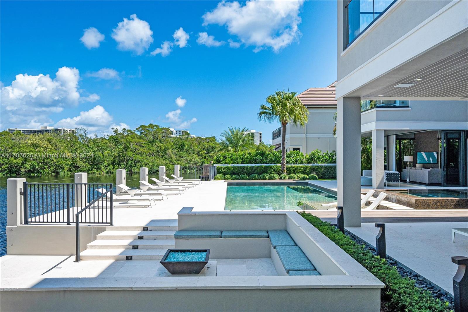 SANCTUARY - Residential