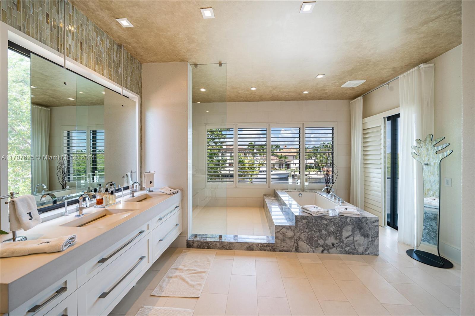 SANCTUARY - Residential