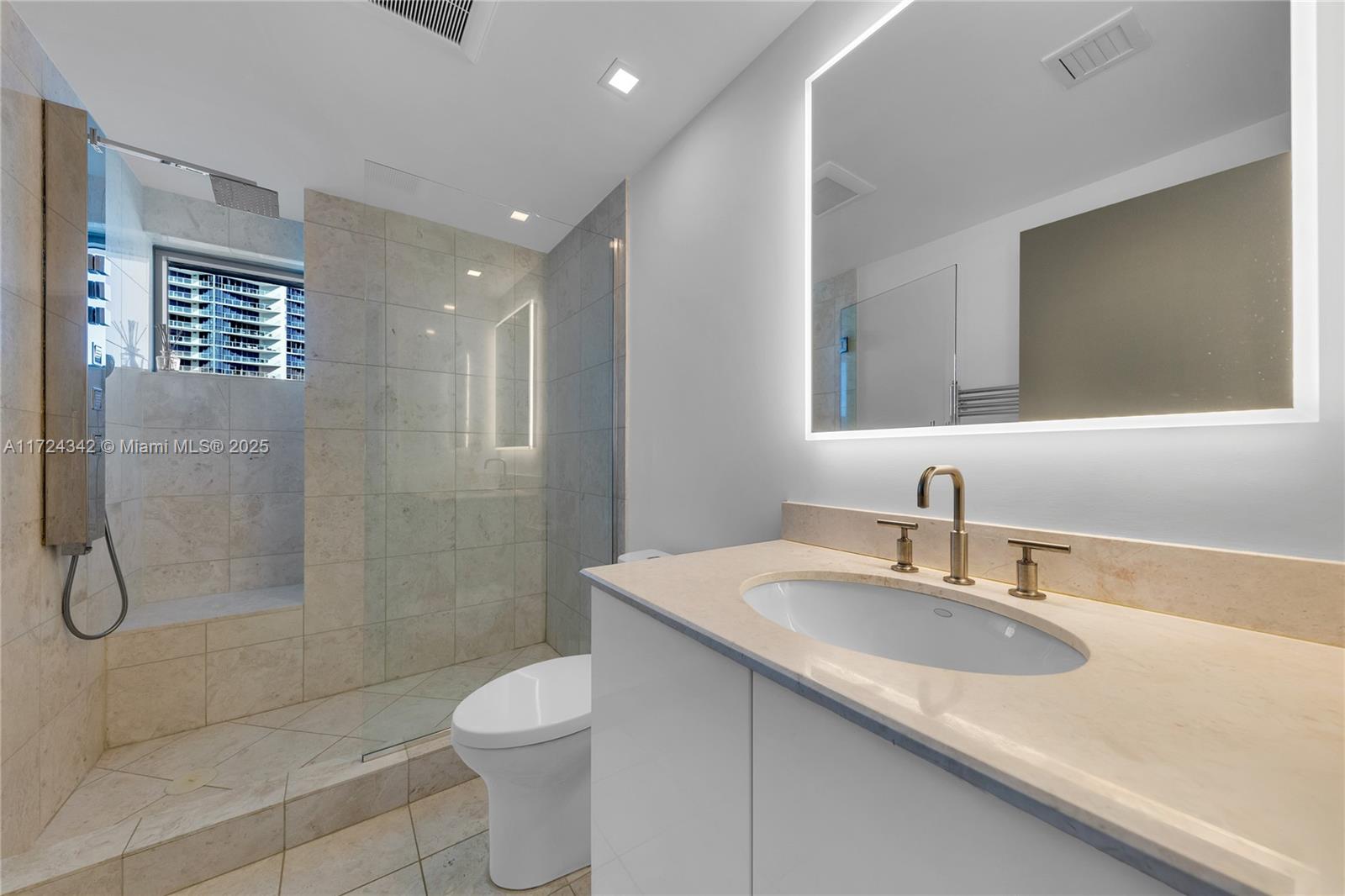 DIPLOMAT OCEANFRONT RESID - Residential