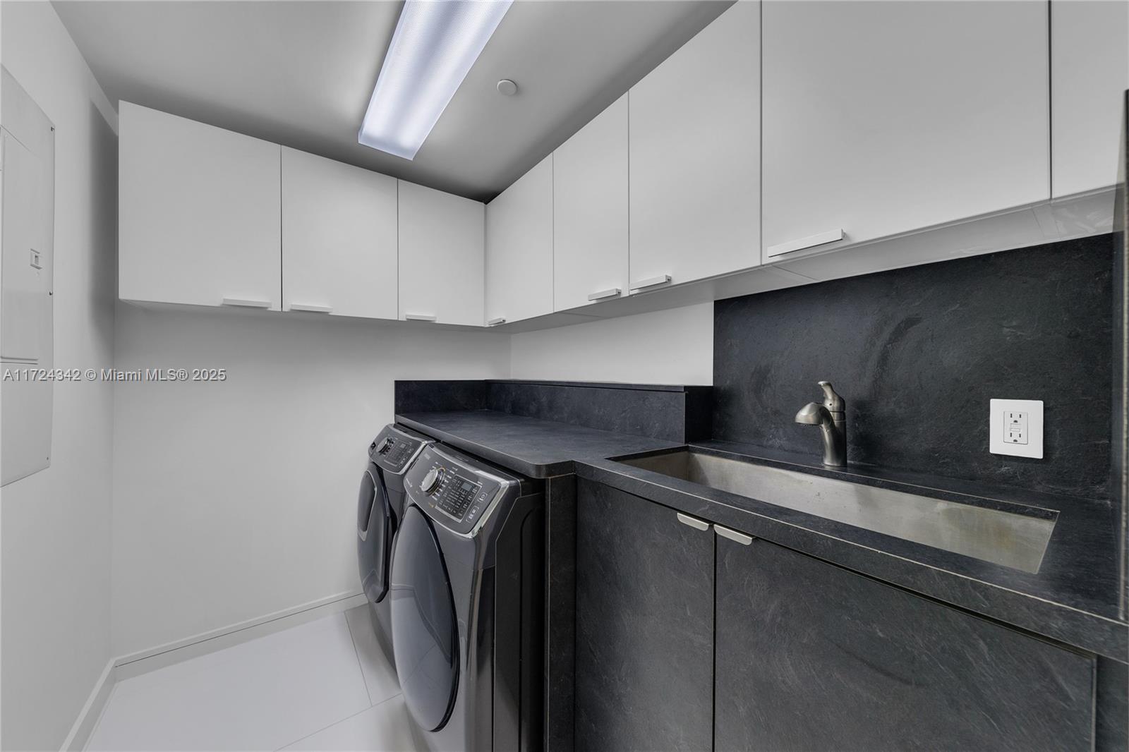 DIPLOMAT OCEANFRONT RESID - Residential