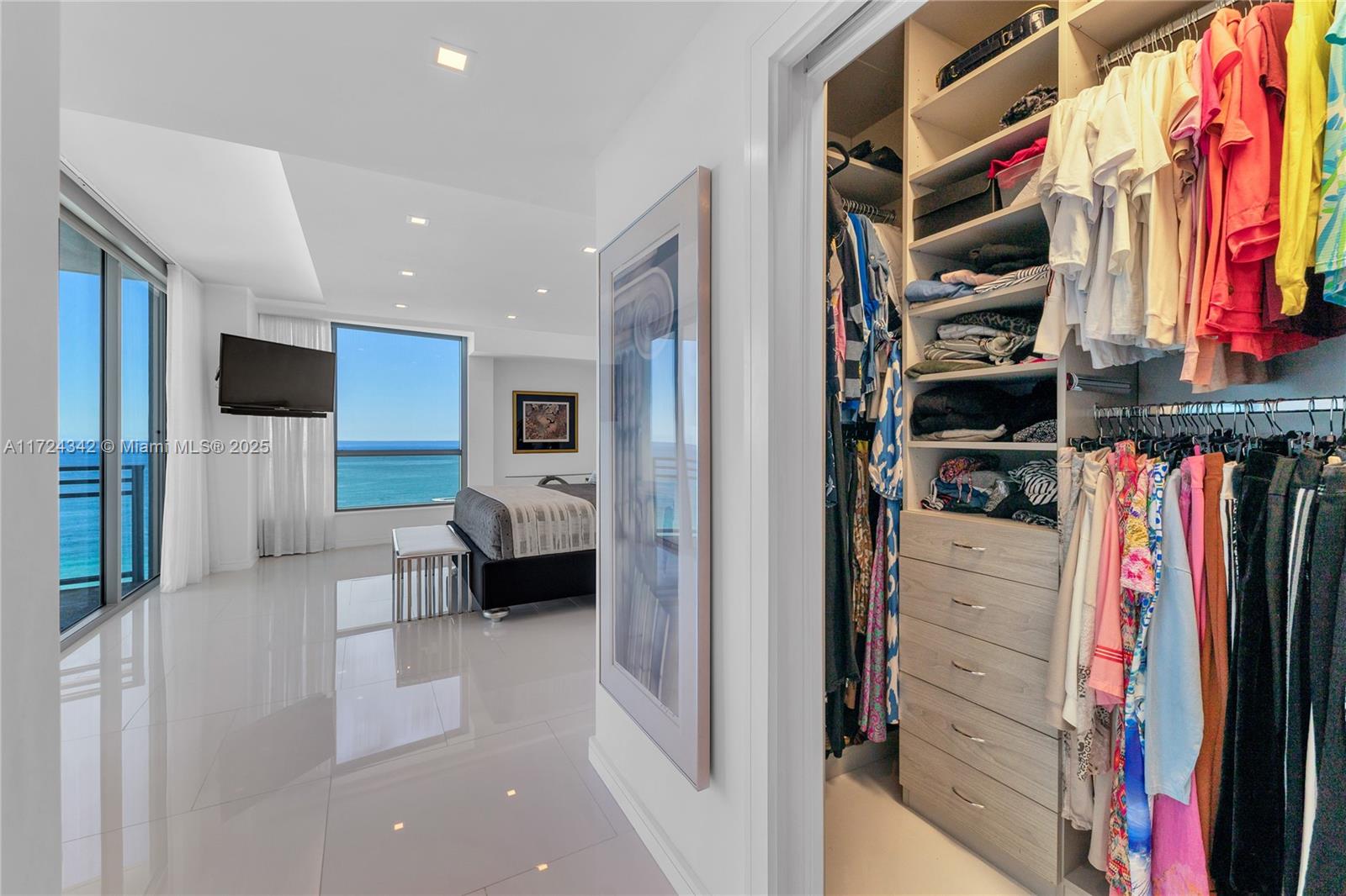 DIPLOMAT OCEANFRONT RESID - Residential