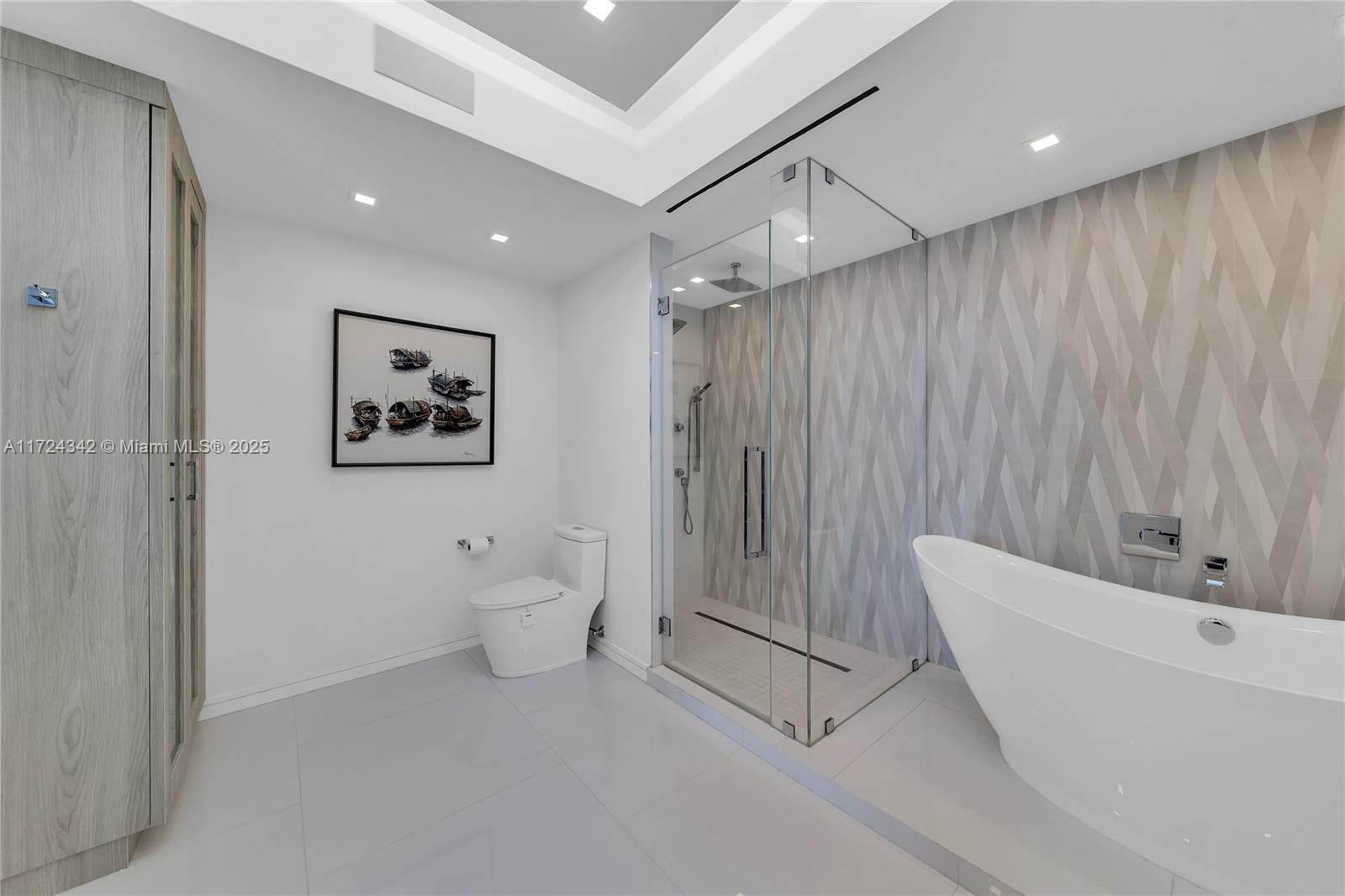 DIPLOMAT OCEANFRONT RESID - Residential