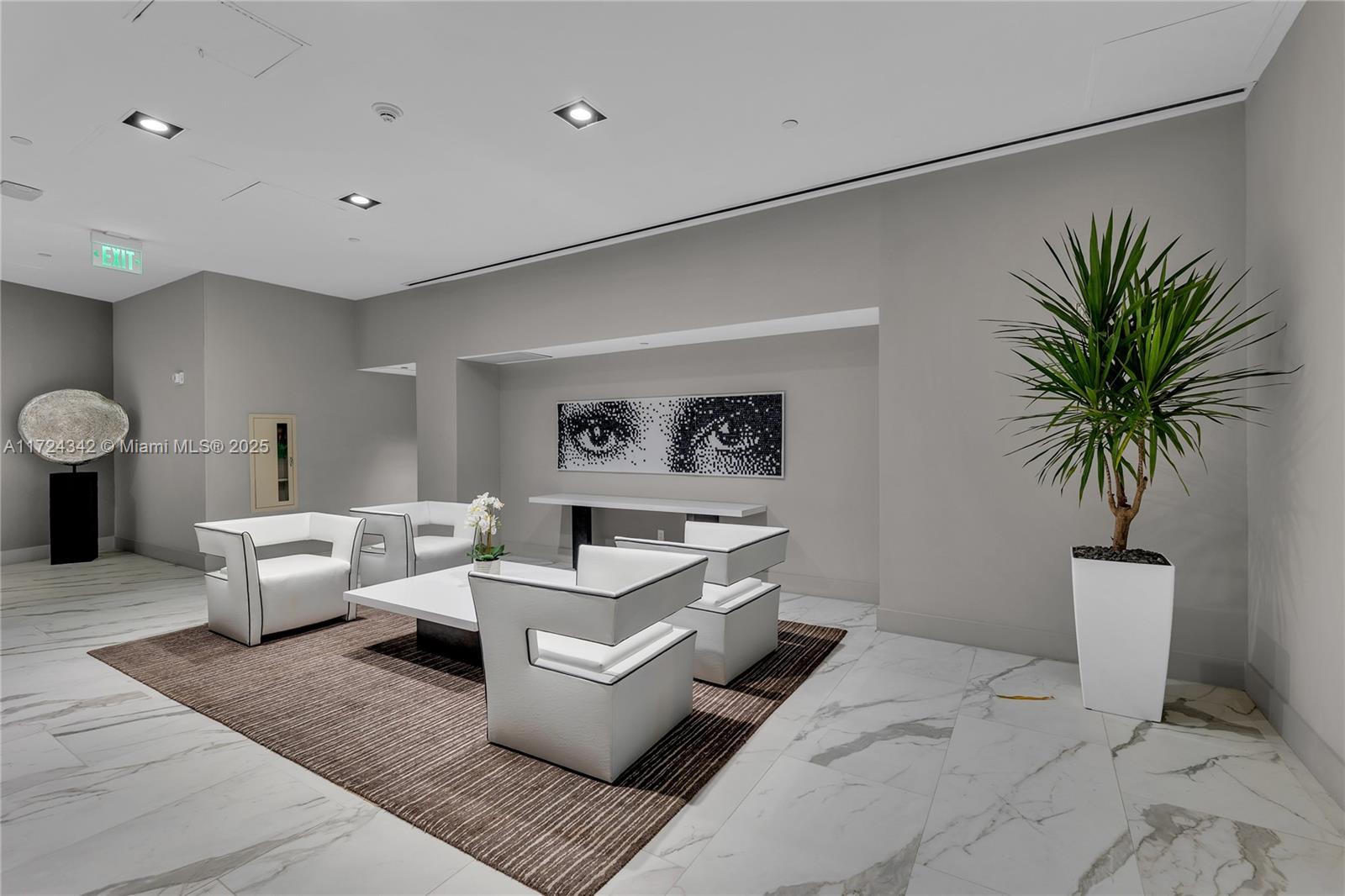 DIPLOMAT OCEANFRONT RESID - Residential