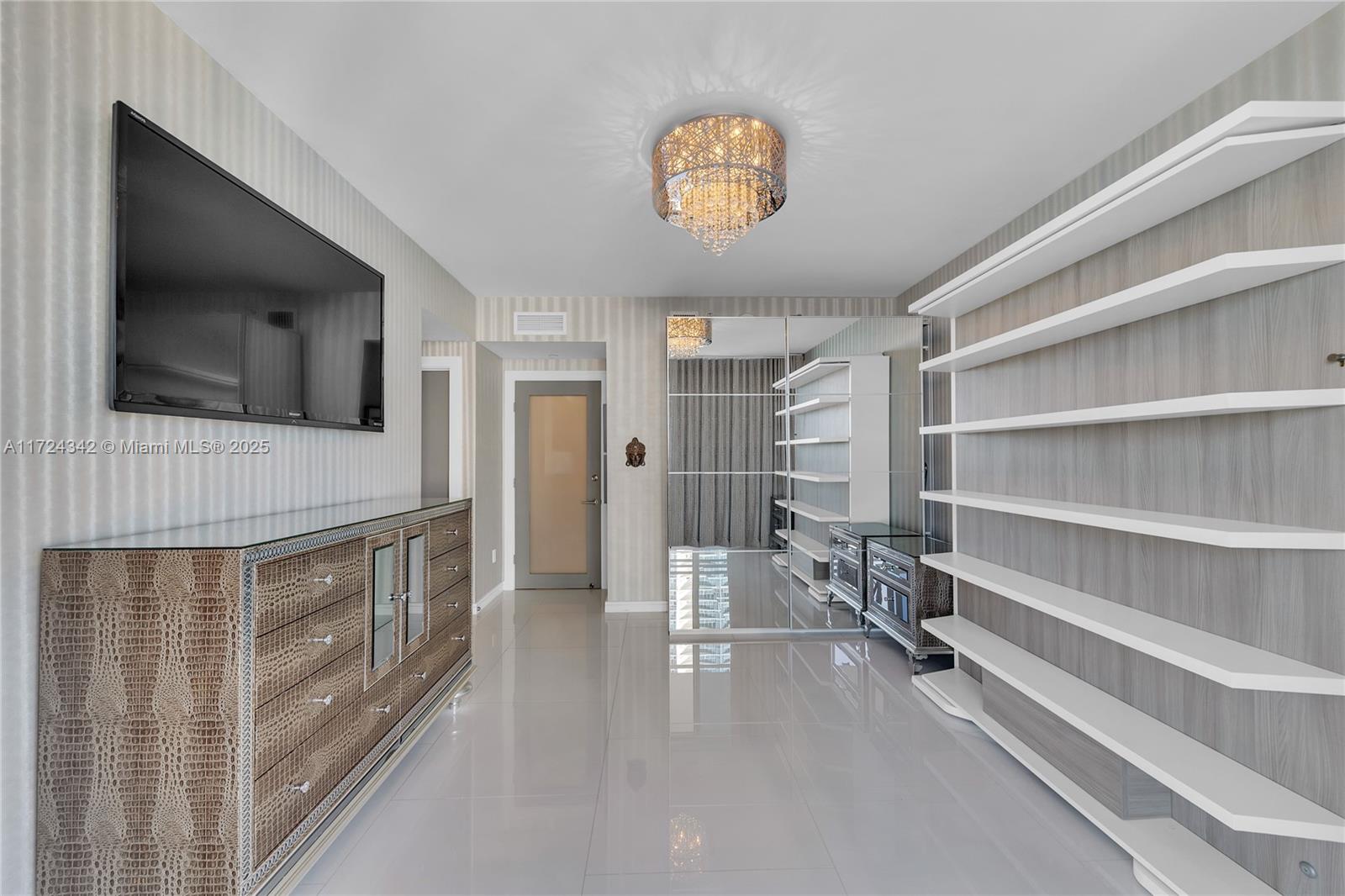 DIPLOMAT OCEANFRONT RESID - Residential