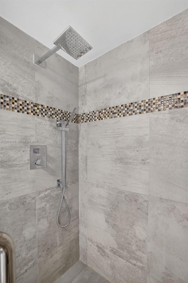 REEF WEST CONDO - Residential Lease