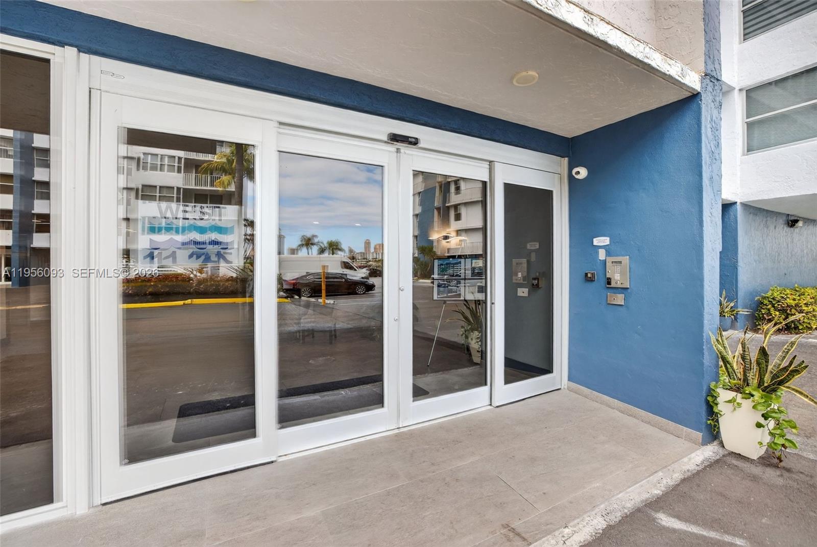 REEF WEST CONDO - Residential Lease