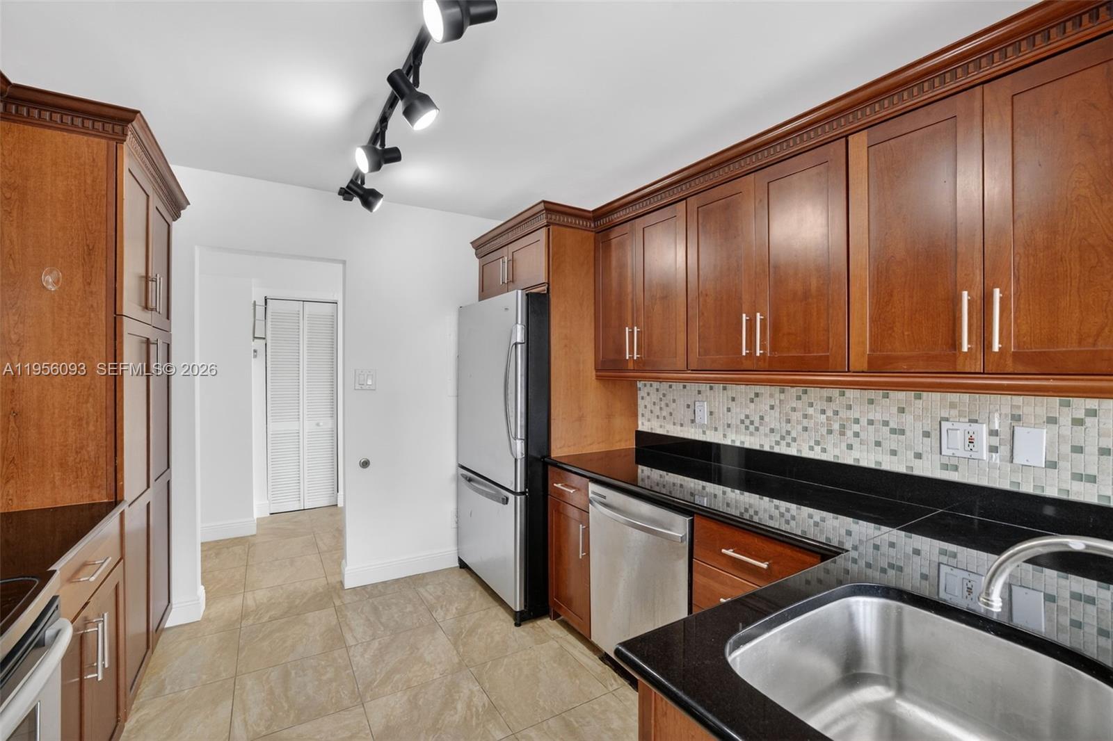 REEF WEST CONDO - Residential Lease