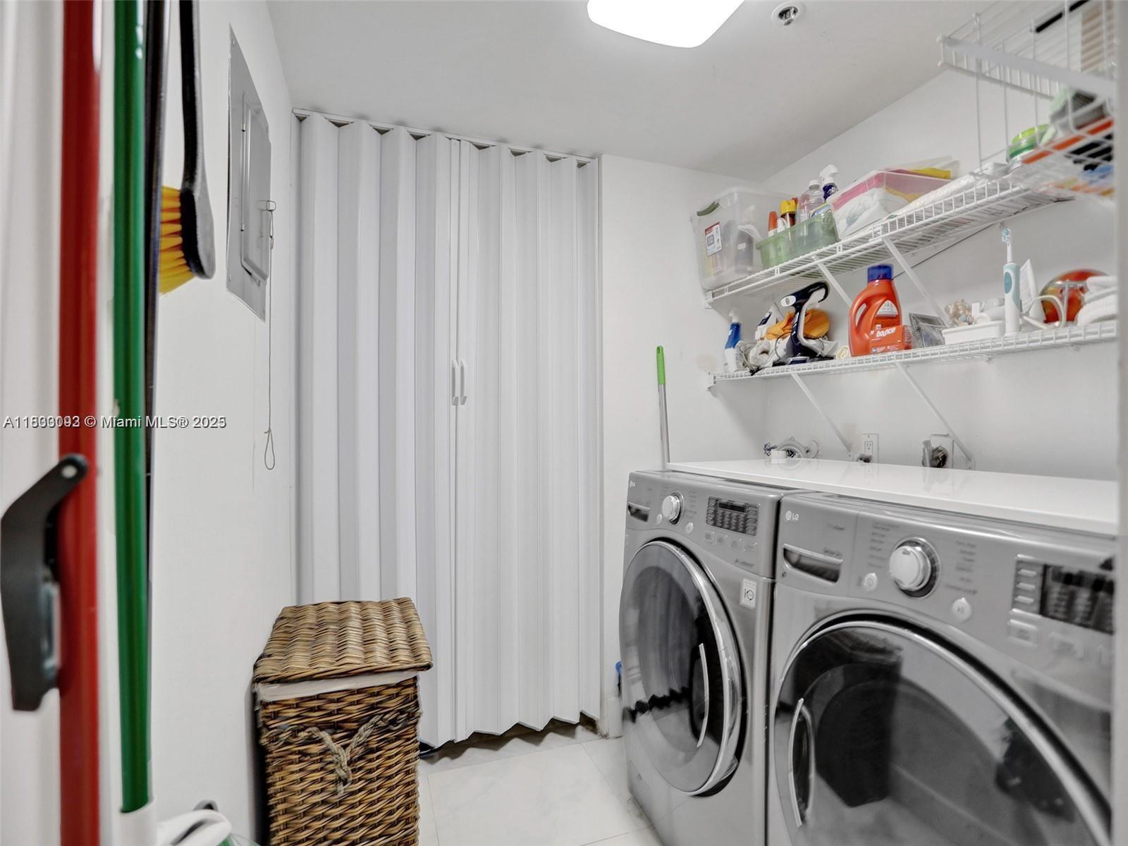 IMPERIAL AT BRICKELL COND - Residential