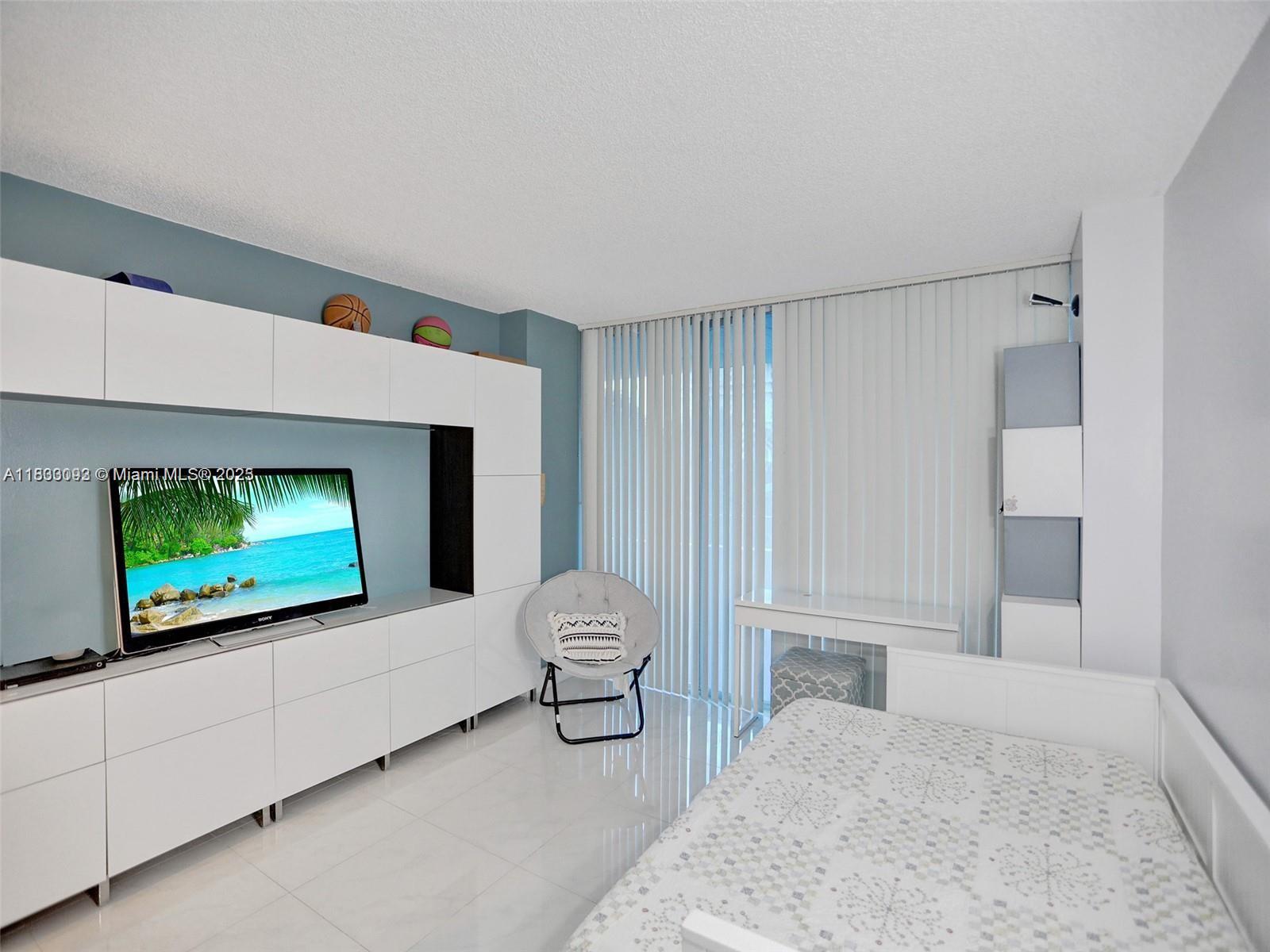 IMPERIAL AT BRICKELL COND - Residential