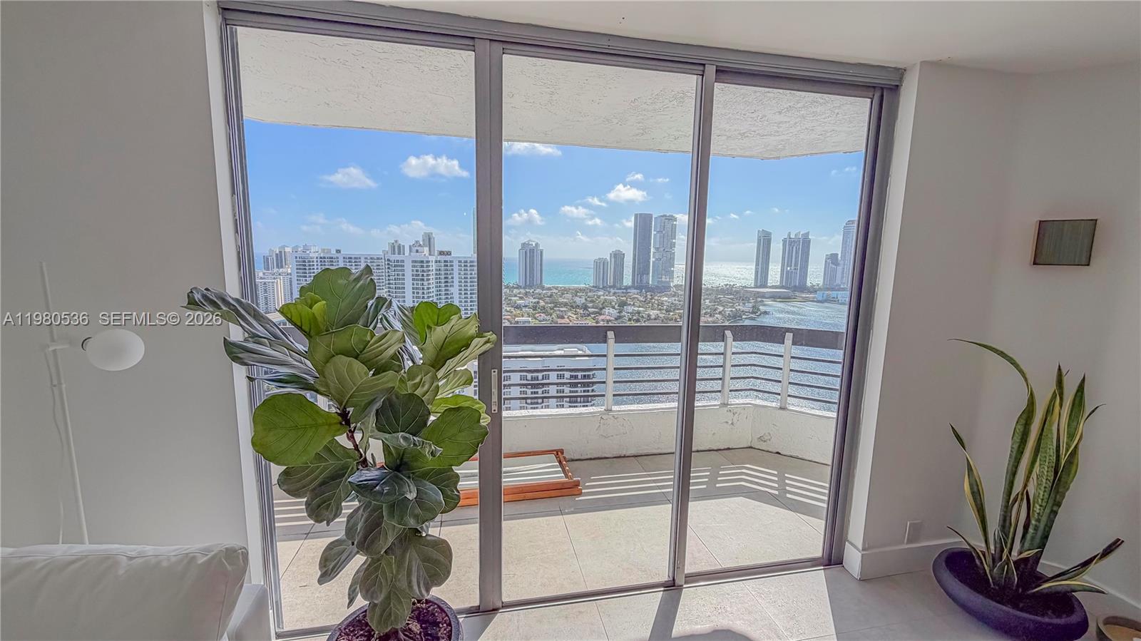 MYSTIC POINTE TOWER 500 C - Residential