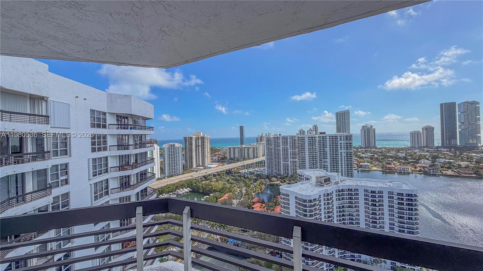 MYSTIC POINTE TOWER 500 C - Residential