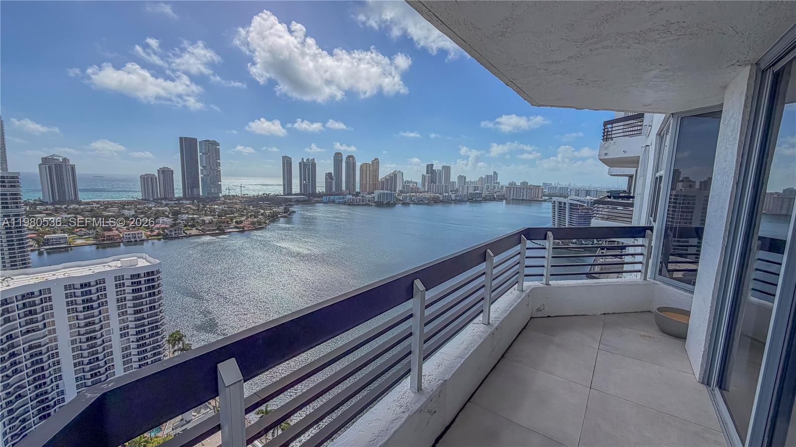 MYSTIC POINTE TOWER 500 C - Residential