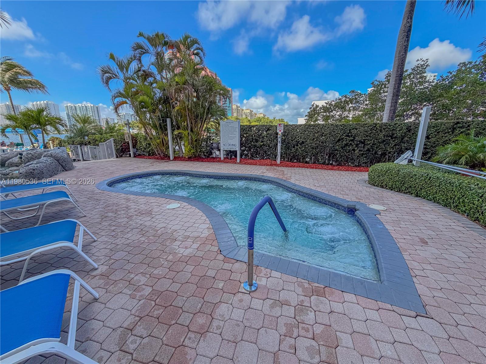 MYSTIC POINTE TOWER 500 C - Residential