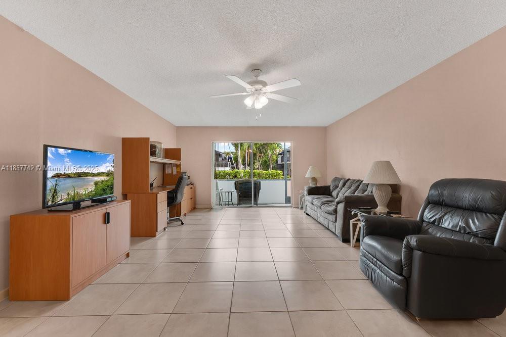 8280 SW 24th St 7105, North Lauderdale, FL, 33068/$115,000 4 8280 SW 24th St 7105