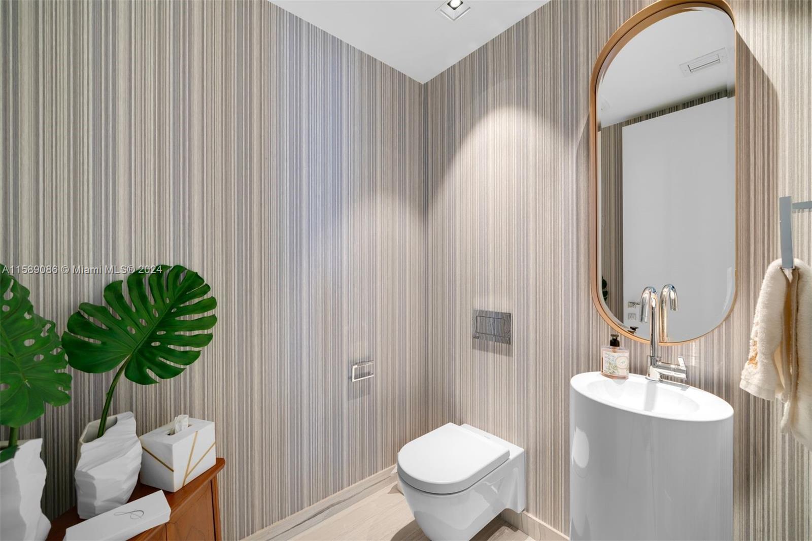 ONE THOUSAND MUSEUM CONDO - Residential