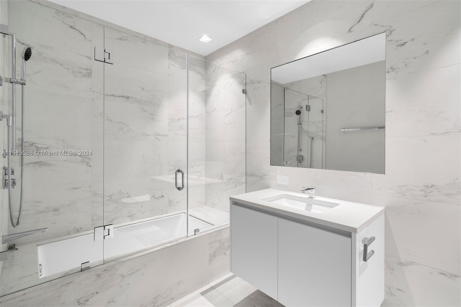 ONE THOUSAND MUSEUM CONDO - Residential