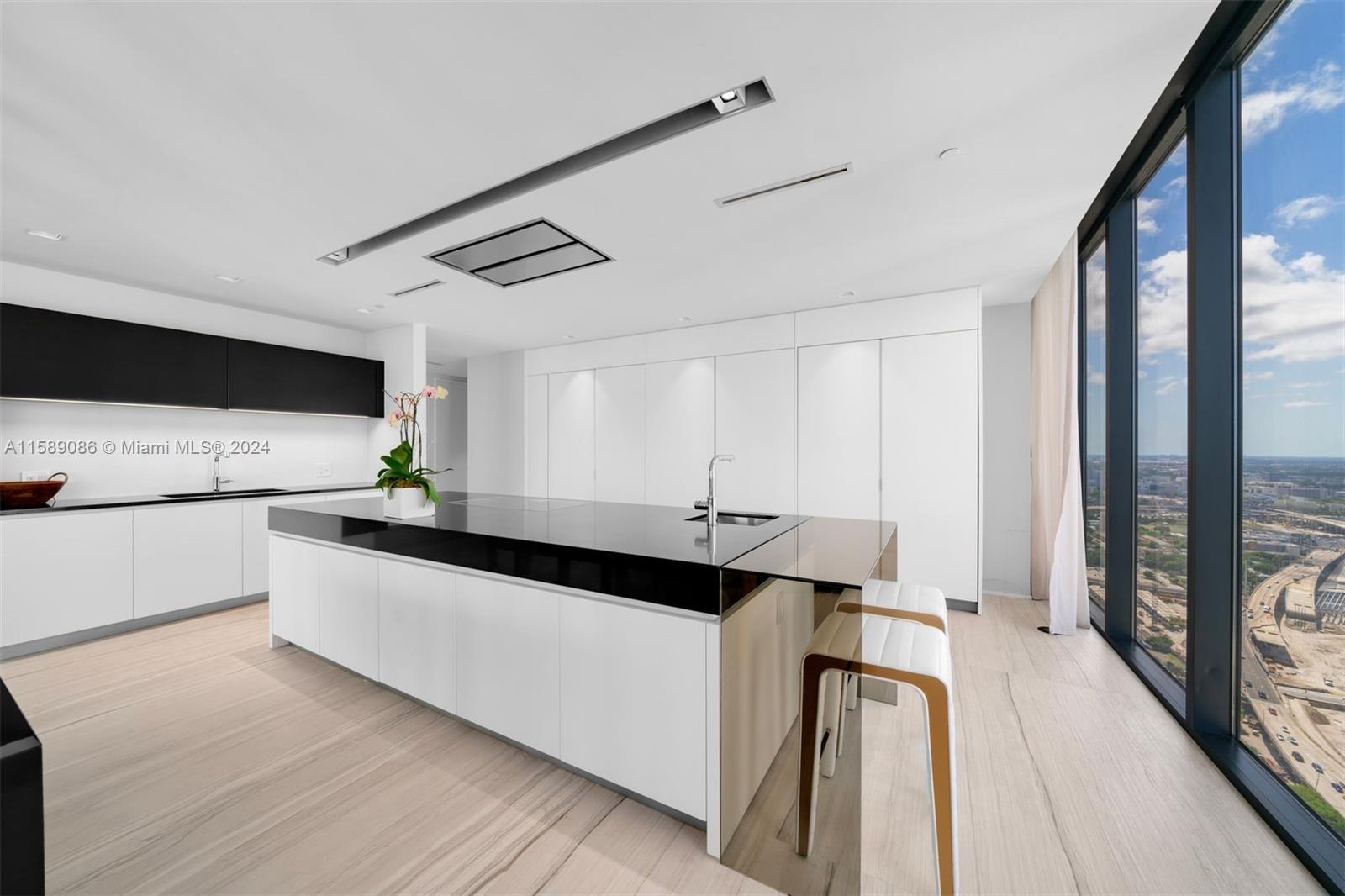 ONE THOUSAND MUSEUM CONDO - Residential