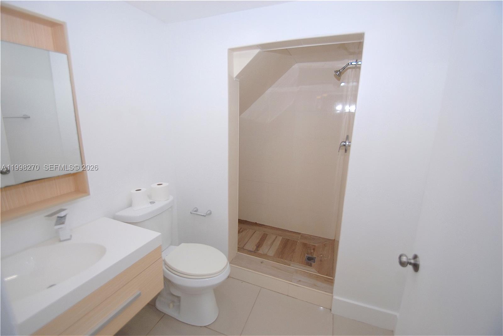 MERIDIAN BEACH CONDO - Residential Lease