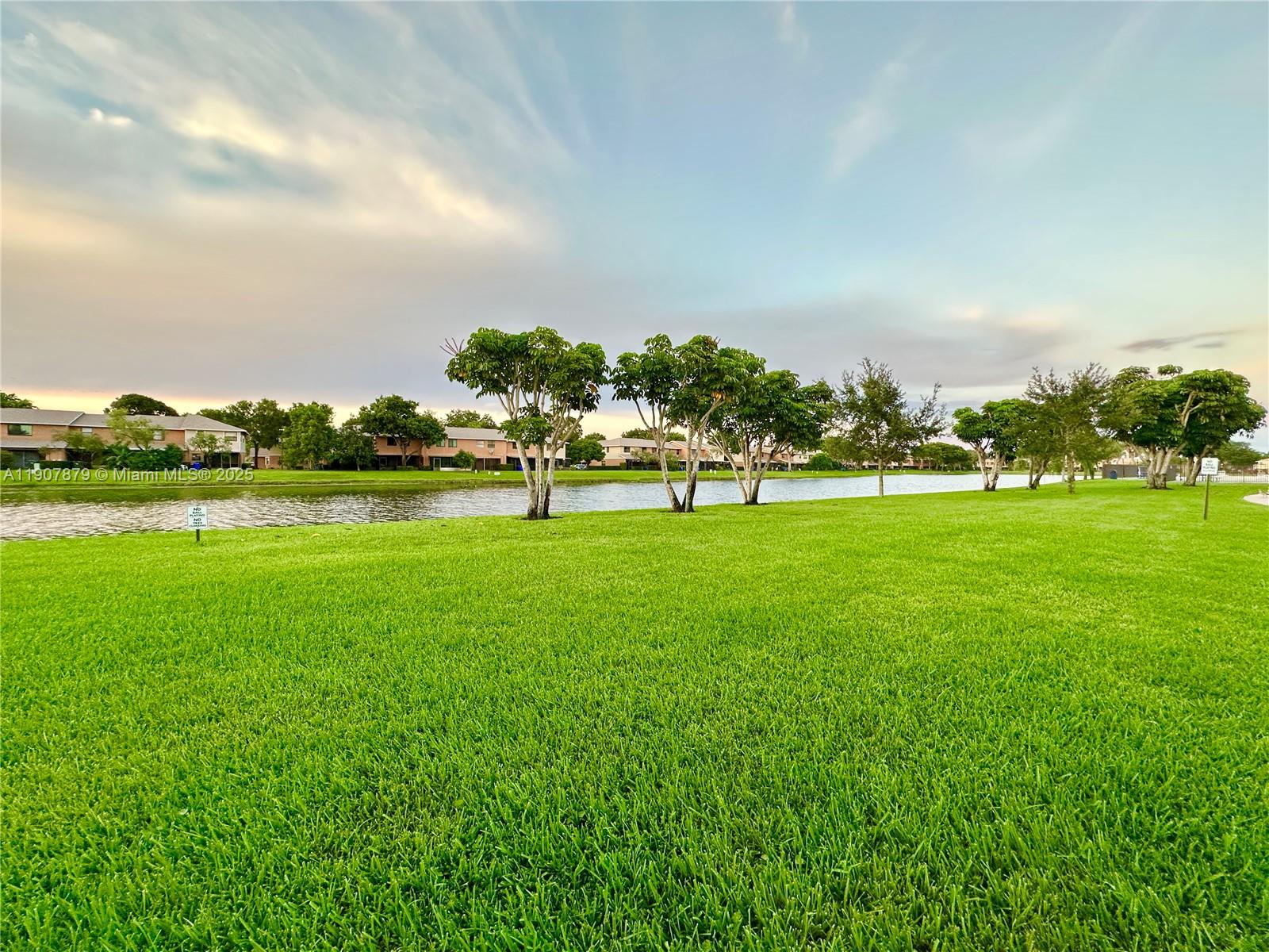 PEMBROKE POINTE SEC ONE - Residential