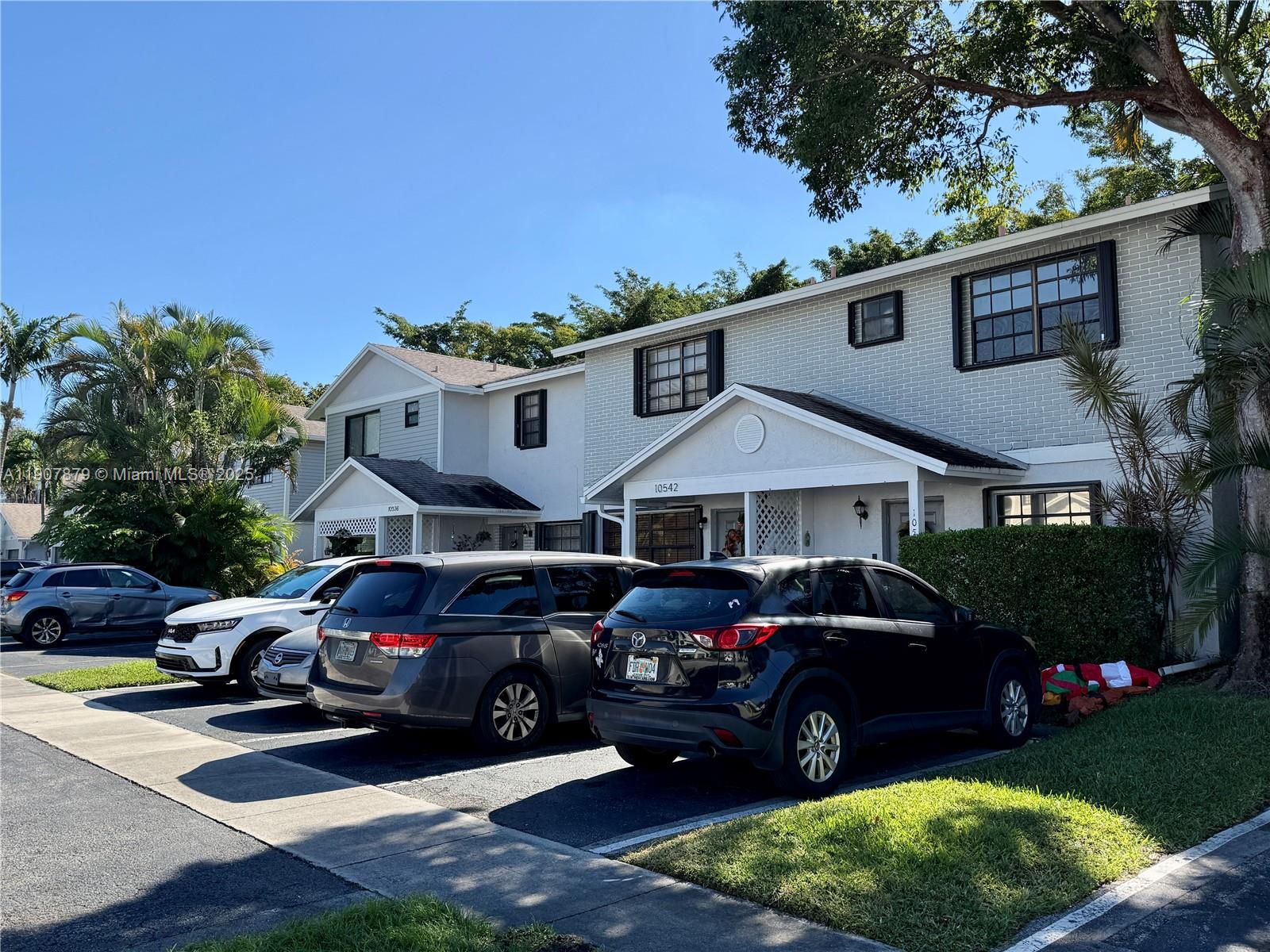 PEMBROKE POINTE SEC ONE - Residential