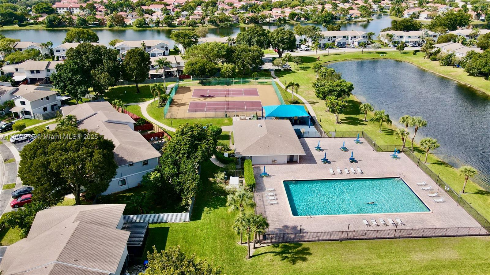 PEMBROKE POINTE SEC ONE - Residential