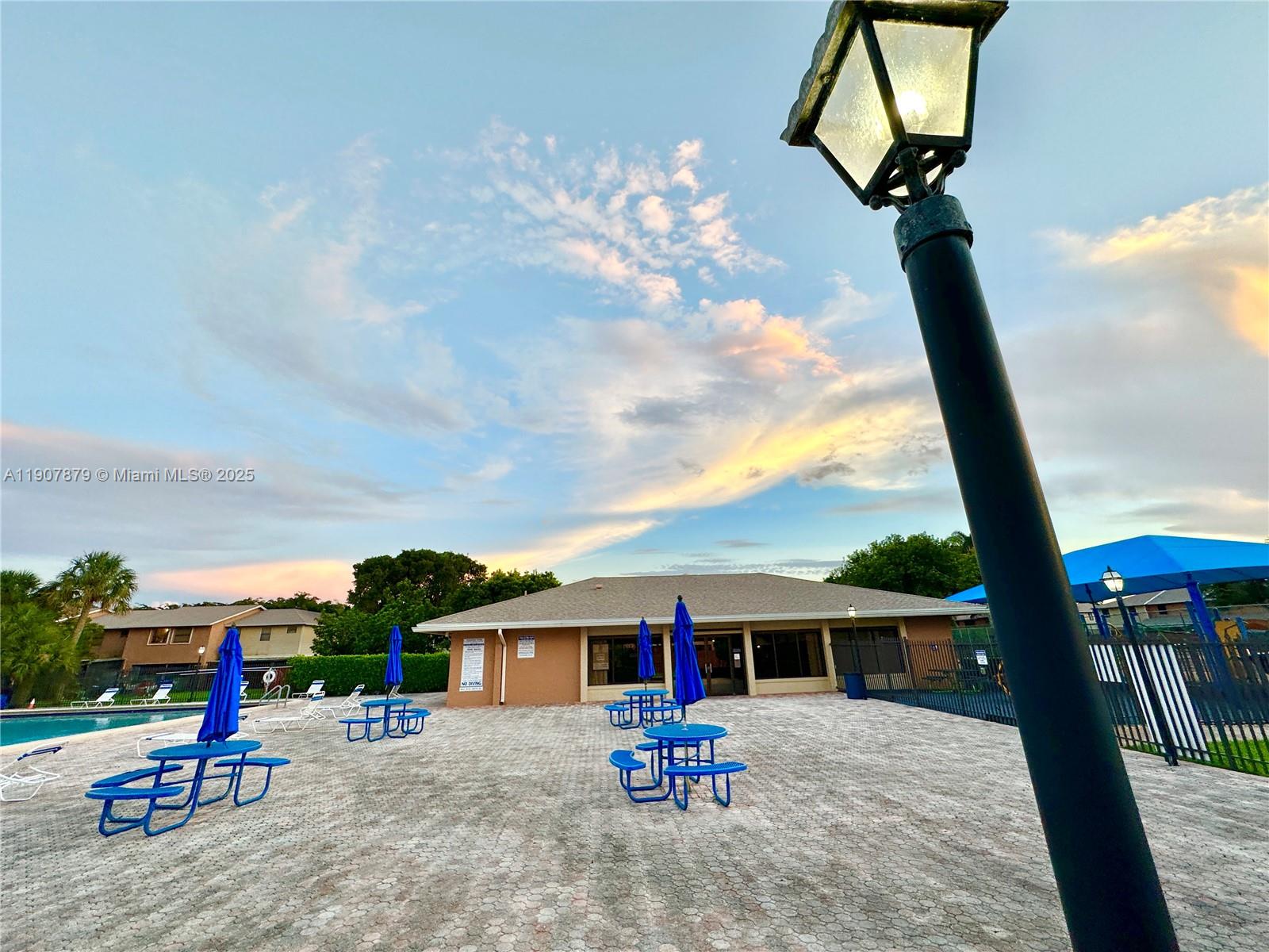 PEMBROKE POINTE SEC ONE - Residential